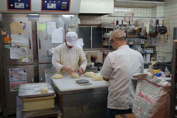 大将軍商店街　手作りパンの店　マイスター　パン工房